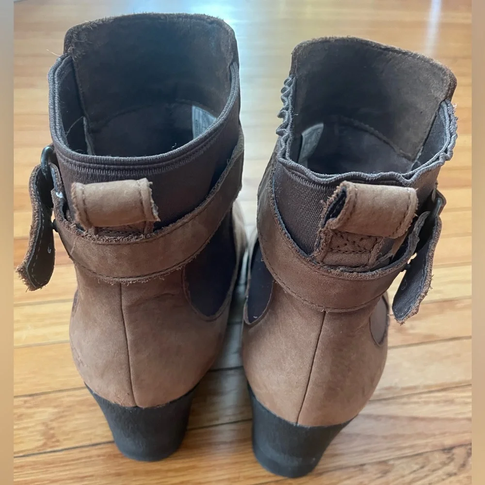 UGG wedge bootie - Picture 4 of 8